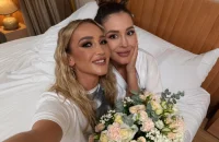 Ольга Бузова впервые взяла новорождённую племянницу на руки — её сестра Анна стала мамой