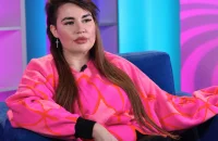 Трагедия по расписанию: Саша Черно зовёт фанатов вставать в пять утра ради её шанса на 150 тысяч