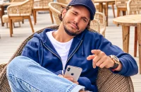 Антон Гусев сделал личное публичным — один снимок изменил разговор о его романе