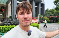 Сергей Хорошев оказался дома и оставил подписчикам повод для любопытства
